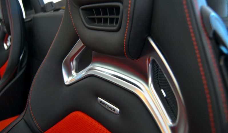 
								MERCEDES-BENZ AMG GT Cabrio lleno									